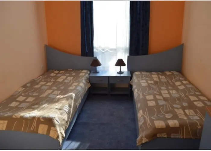 щерев Хотел *